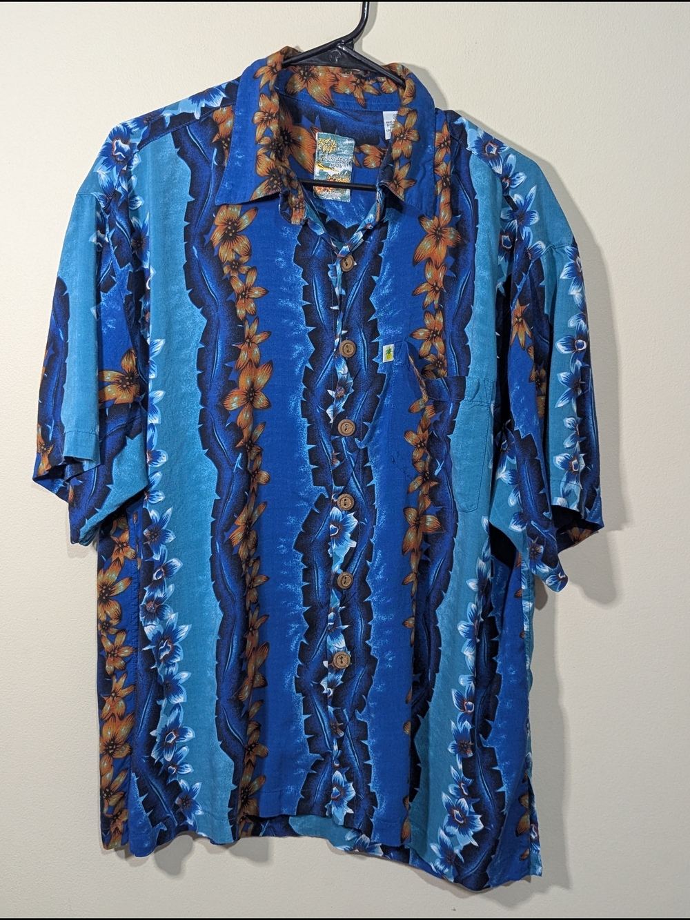 Pineapple Moon Hawaiian/Aloha Men's XL Shirt